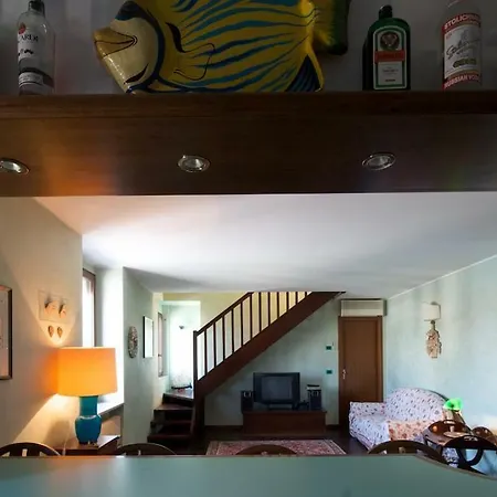 Old Harbour House Апартаменты *